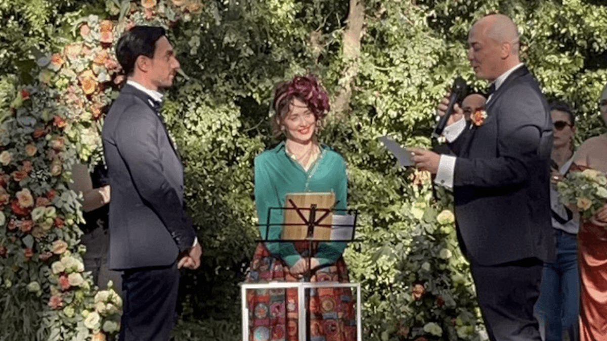 Tony D’Elia aka Silvana Della Magliana di Drag Race si è unito civilmente all’amato Federico. Chiara Francini officiante (VIDEO)