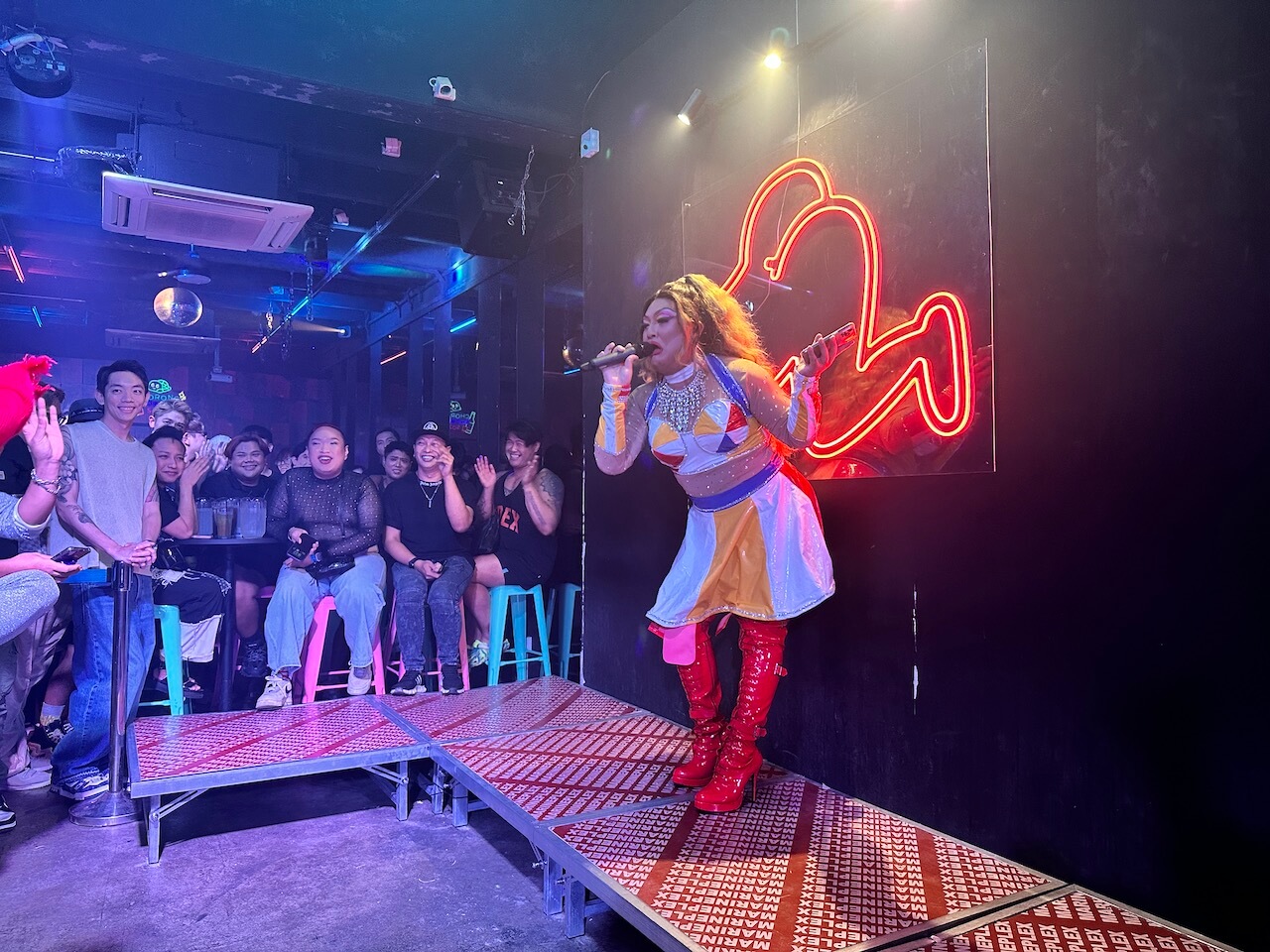 Singapore LGBT Guida Drag Show Neil Conversion Clinic locale gay singapore