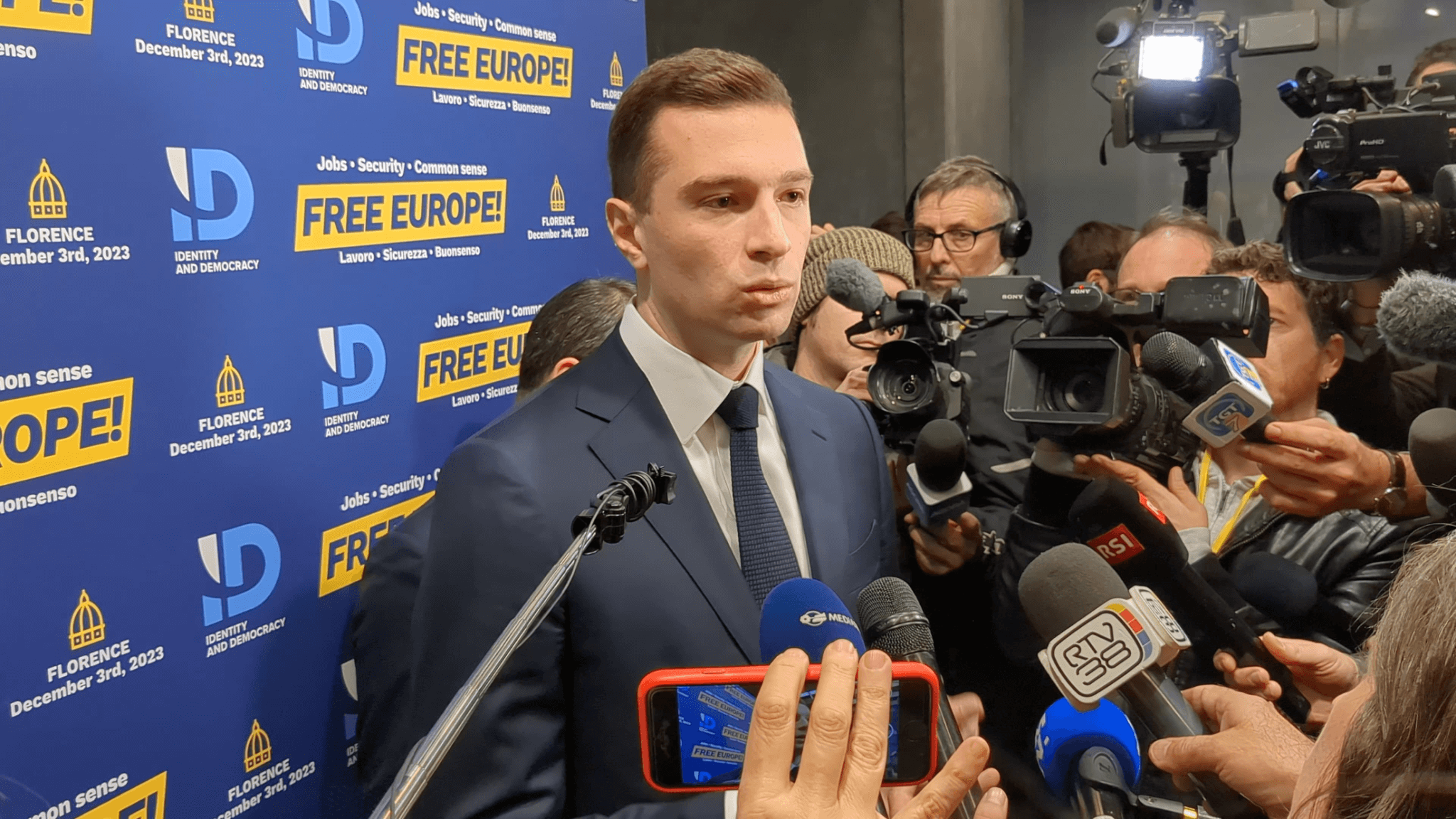 Europee, Francia: il Rassemblement National di Le Pen e Jordan Bardella e i temi LGBTIQ+ - bar della - Gay.it