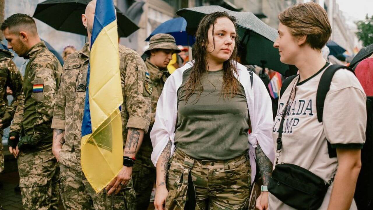 Ucraina, perché il primo Kiev Pride dall’inizio dell’invasione russa è durato solo 30 minuti - kyiv pride 2024 2 - Gay.it
