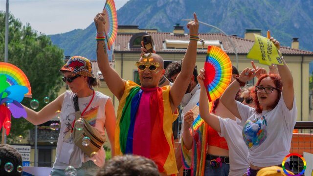 lecco pride, una pazza che balla
