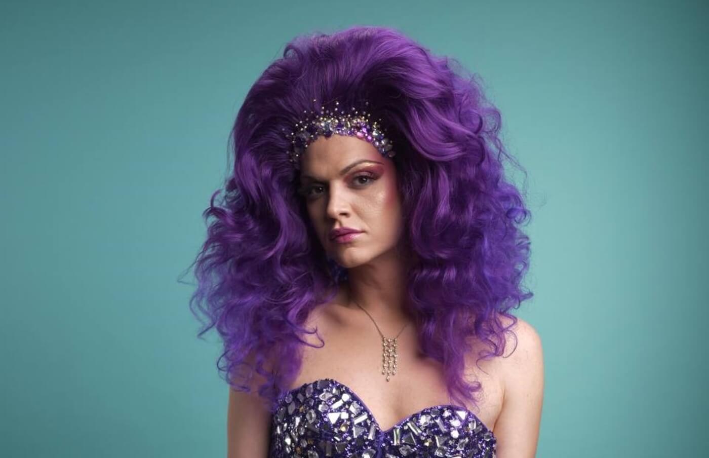 La Drag Queen Alexandra a Gay.it: “Voglio vivere una vita dove a casa ho solo giorni belli” – Intervista