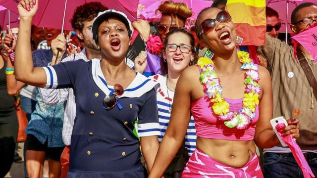 La bellezza liberatoria degli infiniti "Pride", per sempre e ovunque: storia visiva dell'orgoglio LGBTQIA+ - pride libro scripta maneant 3 - Gay.it