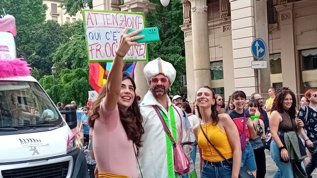 Torino Pride 2024, i 150.000 volti della lotta intersezionale: ecco com'è andata - GALLERY - torino pride 2024 17 - Gay.it