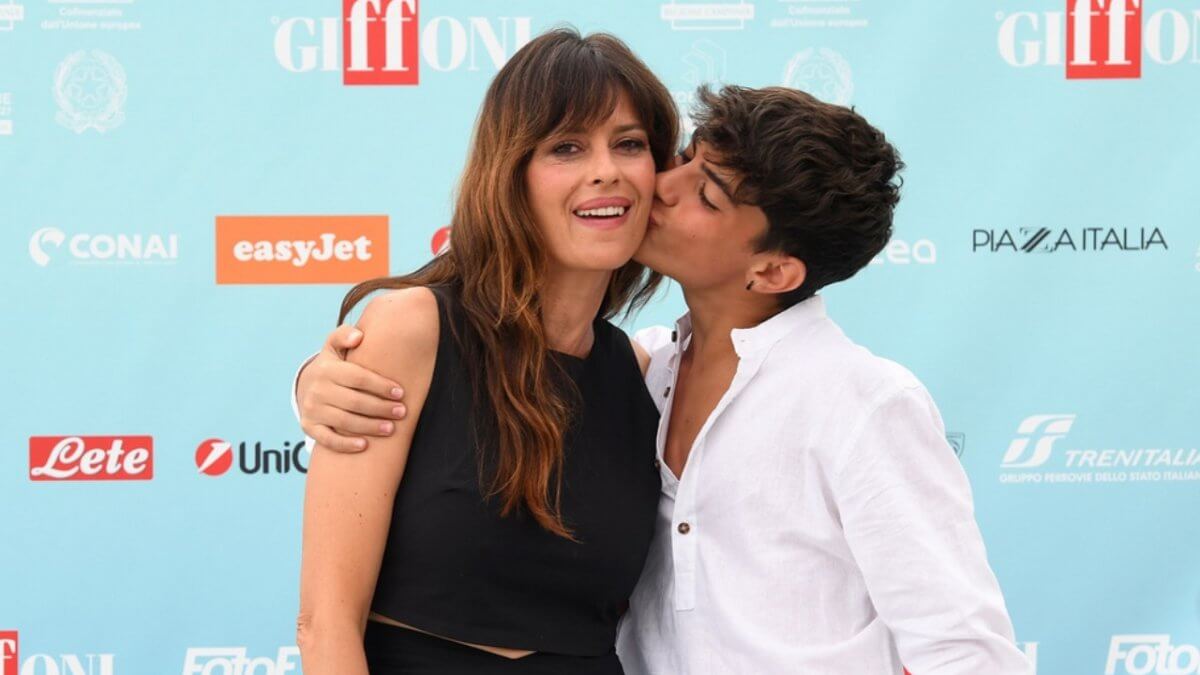 Claudia Pandolfi in lacrime a Giffoni per “Il ragazzo dai pantaloni rosa”: “Sento la responsabilità di questo film”