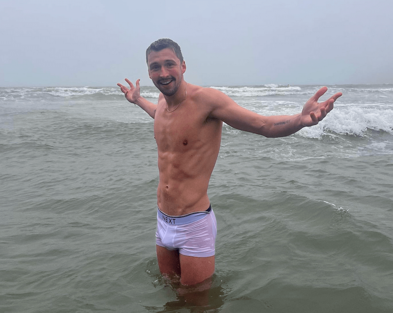 Parigi 2024, ecco gli atleti dichiaratamente LGBTQIA+ che si sono qualificati alle Olimpiadi - Dan Jervis Regno Unito Nuoto - Gay.it
