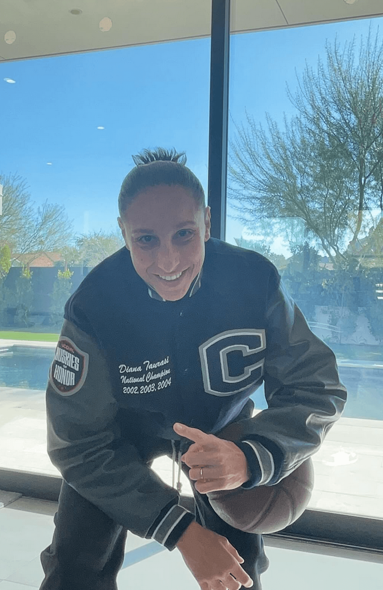 Parigi 2024, ecco gli atleti dichiaratamente LGBTQIA+ che si sono qualificati alle Olimpiadi - Diana Taurasi USA basket - Gay.it