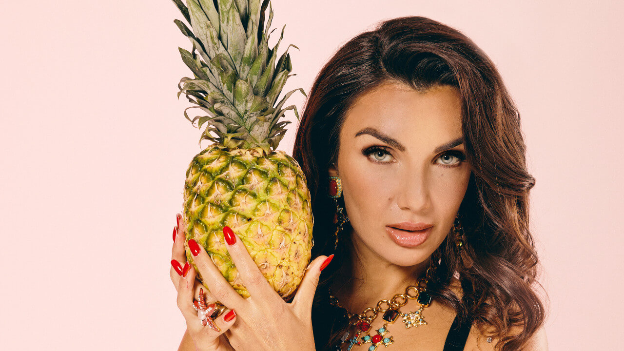 Elettra Lamborghini Dire fare baciare
