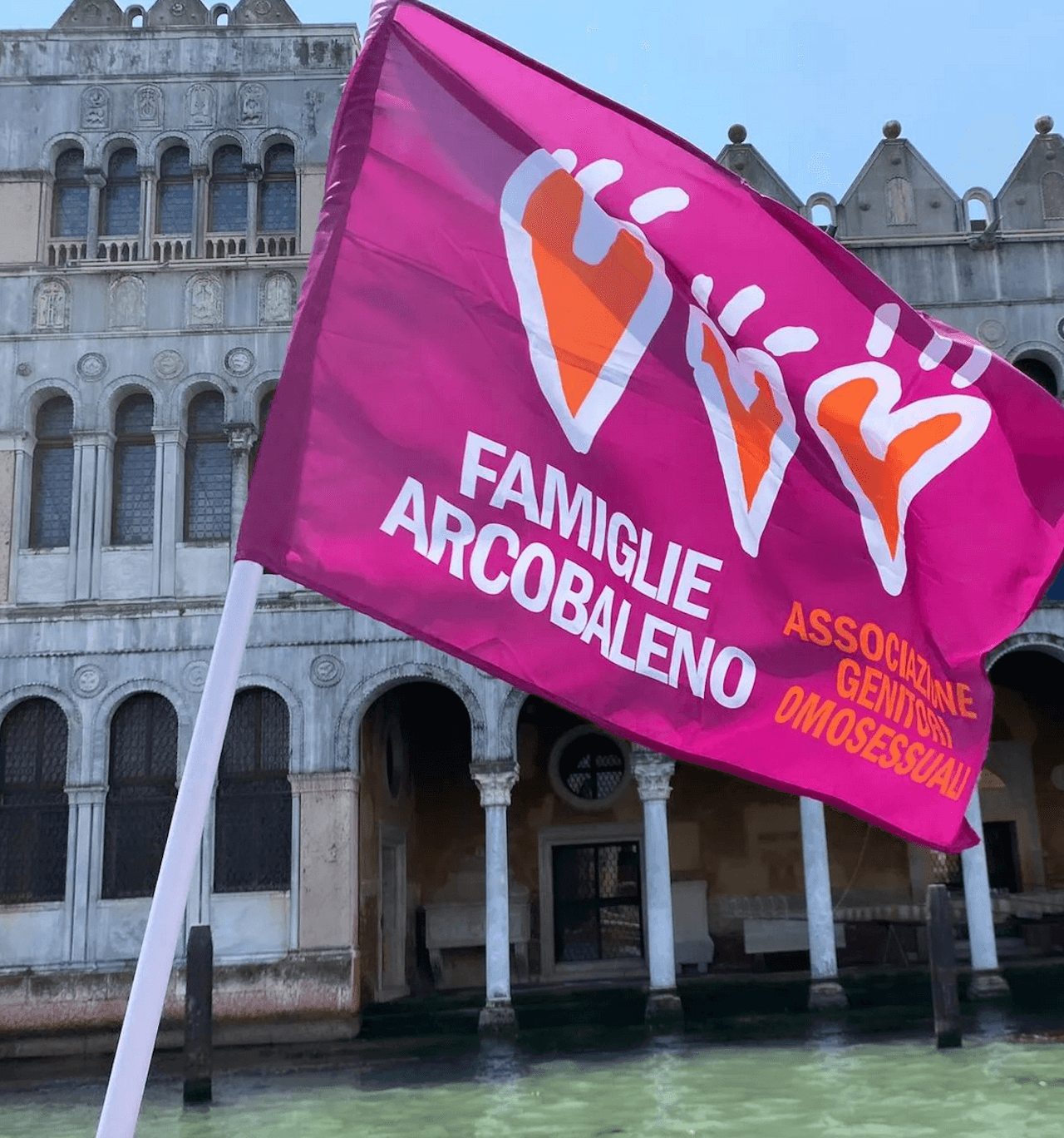 Famiglie Arcobaleno, Corte d'Appello di Venezia "congela" i ricorsi di Padova: "Si pronunci la Corte Costituzionale" - Famiglie Arcobaleno 1 - Gay.it