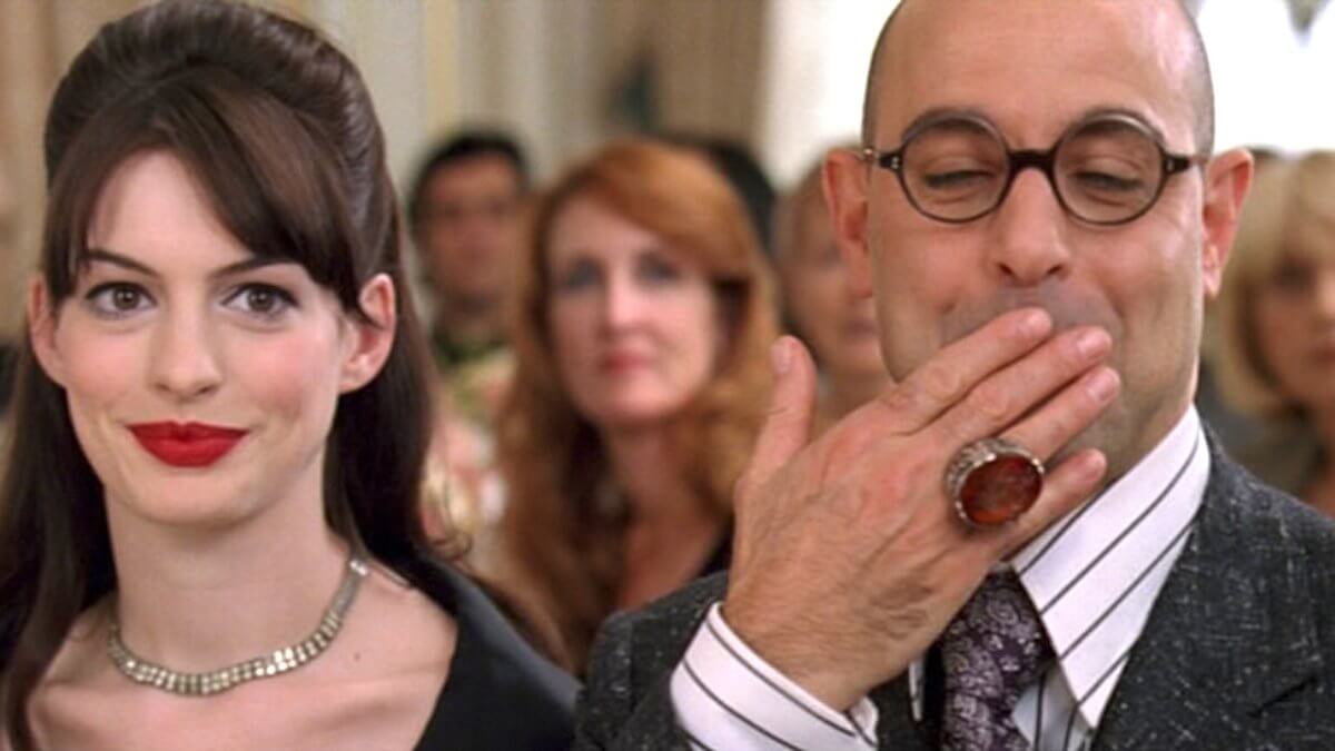Il Diavolo veste Prada 2, in trattative per tornare anche Anne Hathaway, Stanley Tucci e il regista David Frankel