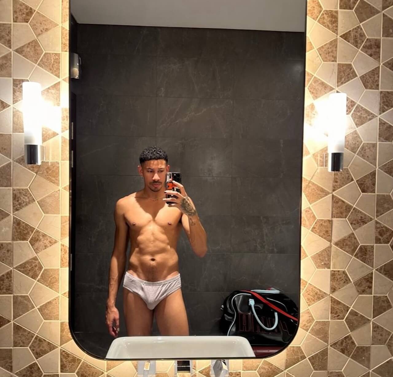 30 celebrità dichiaratamente bisessuali - Keiynan Lonsdale 2 - Gay.it