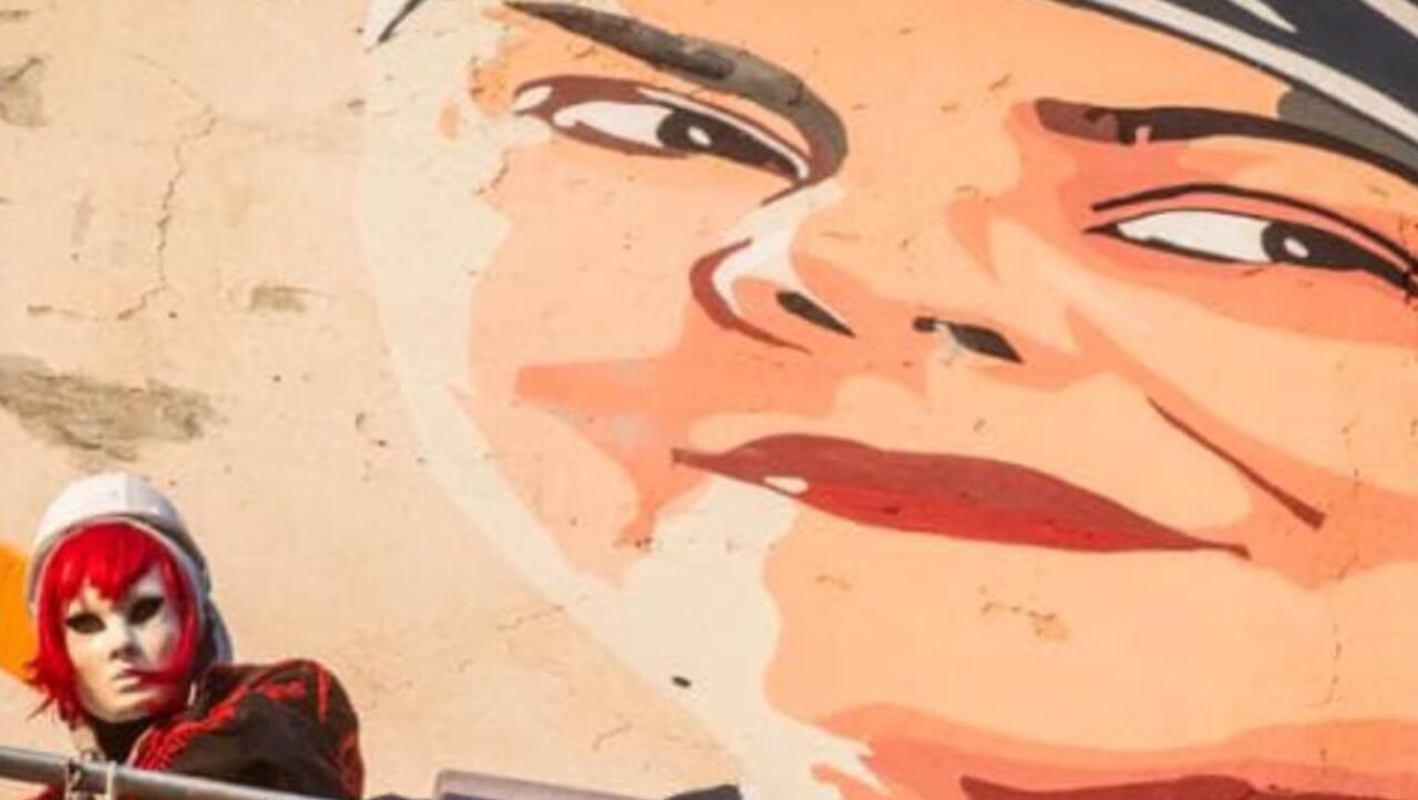 Intervista a Laika, autrice del gigantesco murale dedicato a Michela Murgia: “Per guardare al futuro insieme a lei”