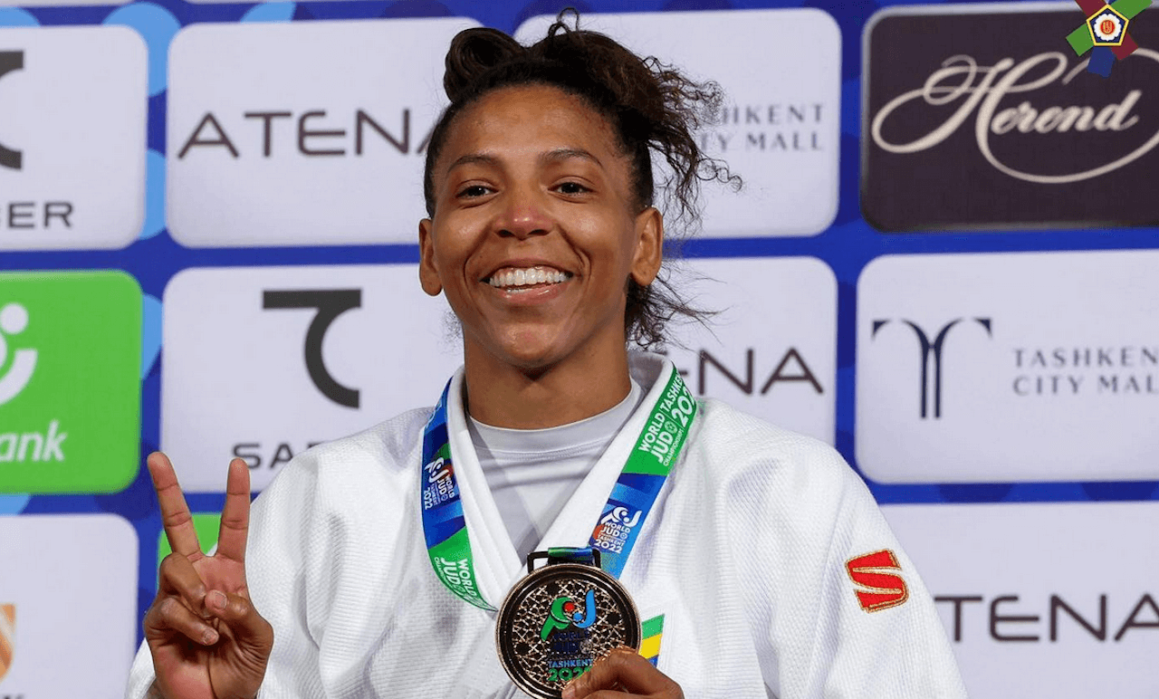 Olimpiadi Parigi 2024: ecco tutti gli atleti LGBTIQ+ saliti sul podio - Rafaela Silva - Gay.it