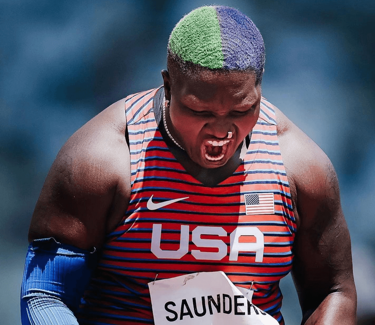 Parigi 2024, ecco gli atleti dichiaratamente LGBTQIA+ che si sono qualificati alle Olimpiadi - Raven Saunders Stati Uniti lancio del peso - Gay.it