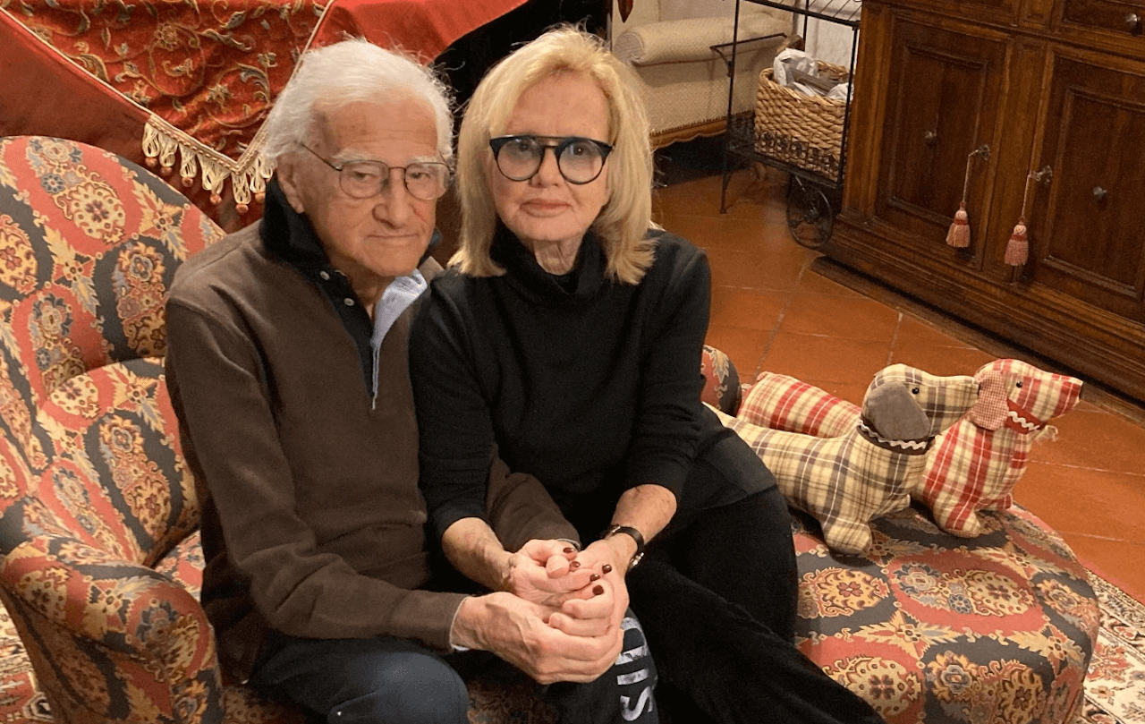 Rita Pavone: "Detesto tutte le ostentazioni che sviliscono l’amore, i sederi all’aria al Pride non mi piacciono" - Rita Pavone e Tony - Gay.it