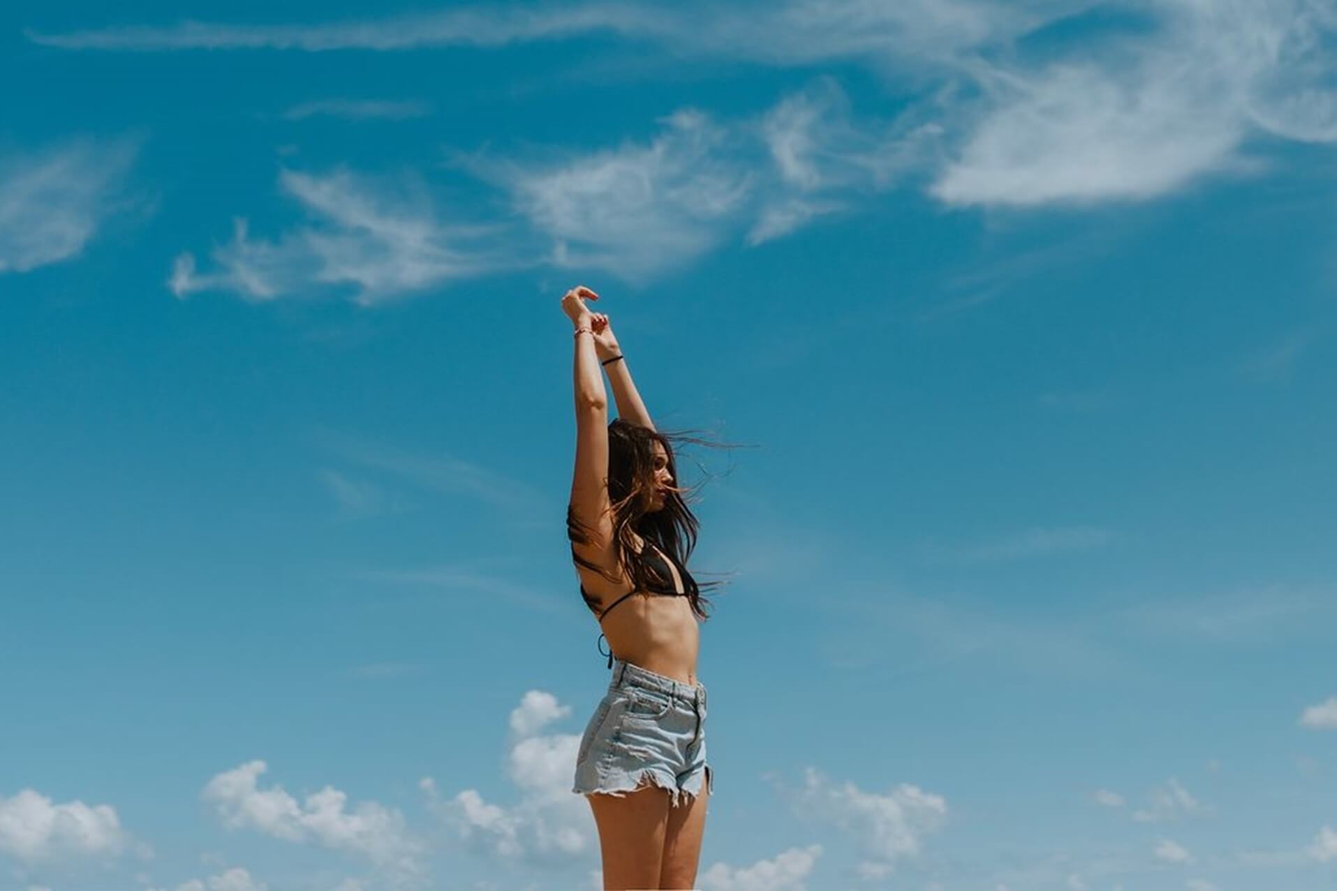 Sarah Toscano punta alla pop dance: “Roulette” è il suo nuovo singolo