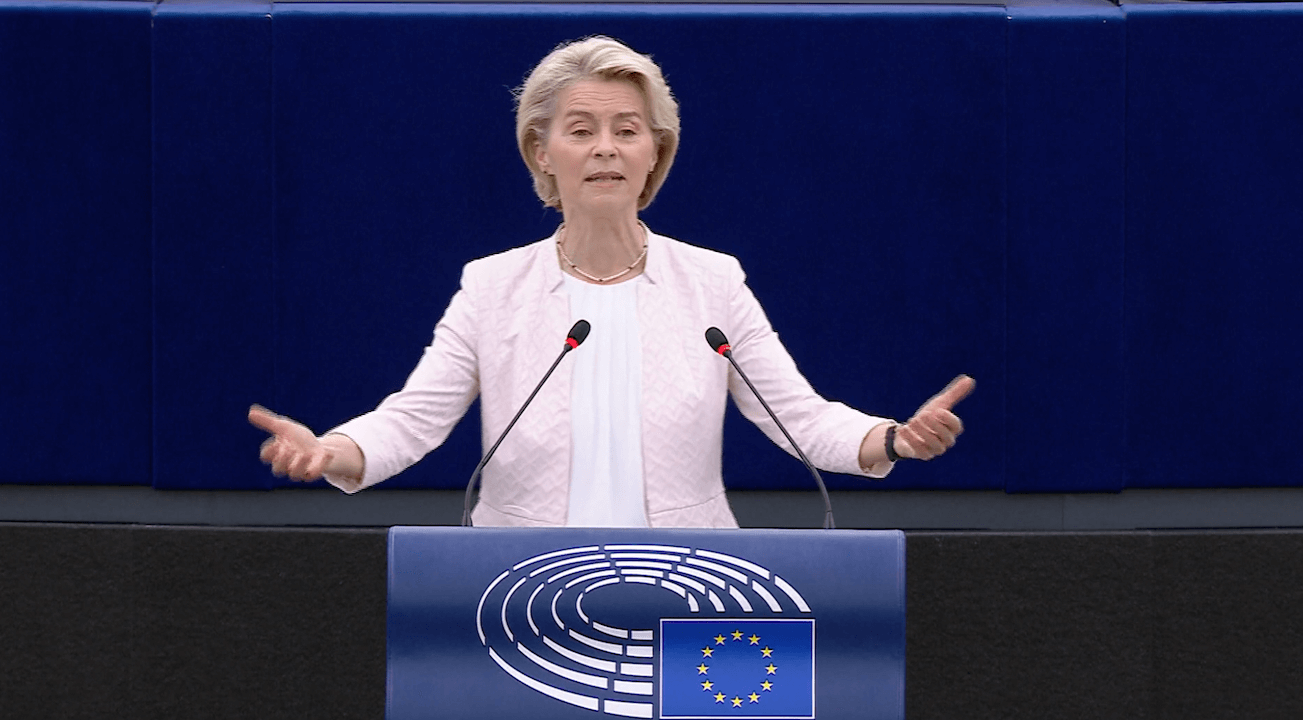 Commissione UE, Ursula von der Leyen rieletta presidente. No di Lega e FDI. Diritti LGBT+ mai citati