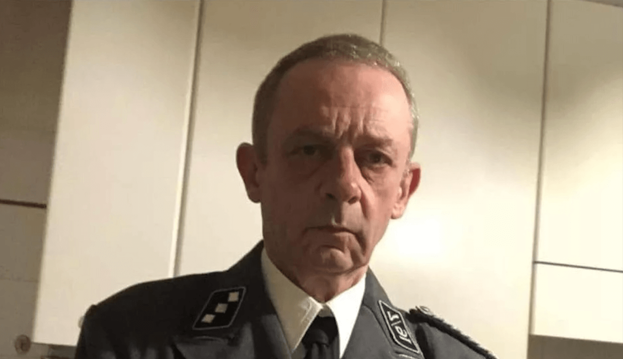 Indagato il colonnello Fuochi che in divisa nazista che vorrebbe far sparire “gli LGBT”
