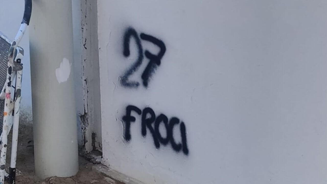 spiaggia community 27 attacco omofobo