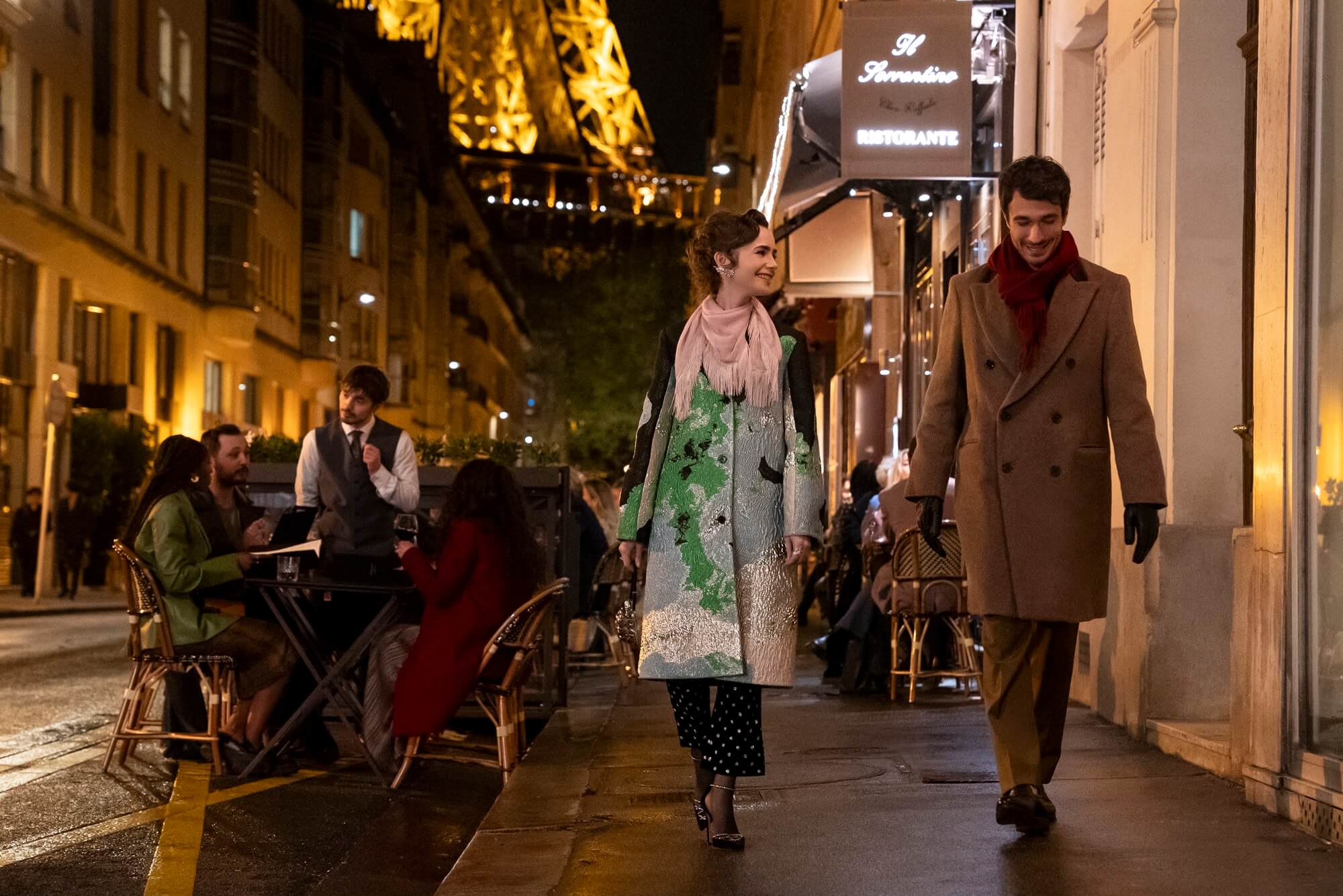 Emily in Paris. Eugenio Franceschini e Lily Collins