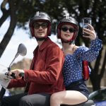 Emily in Paris. Lily Collins e Eugenio Franceschini - Thumbnail