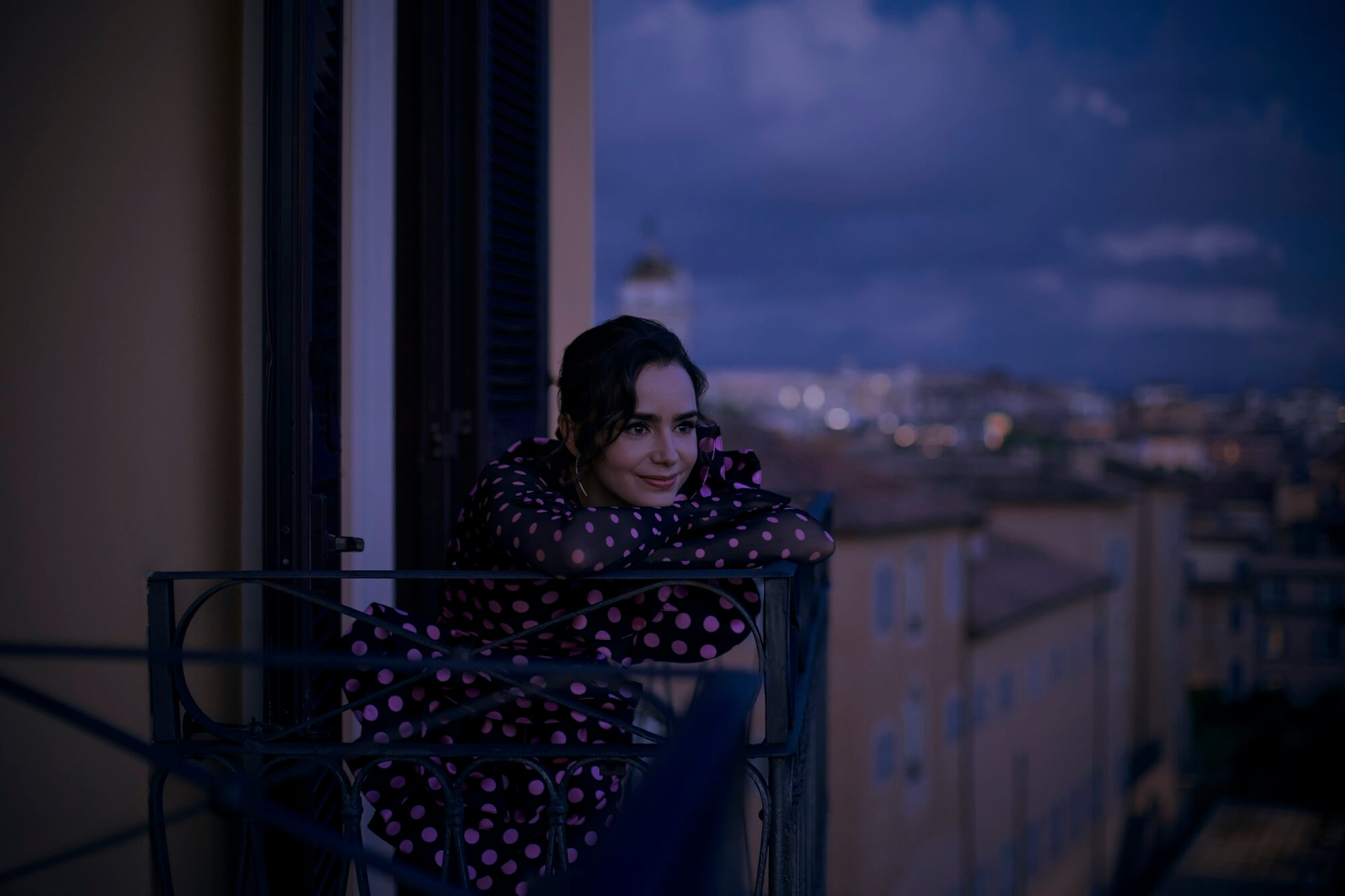 Emily in Paris. Lily Collins