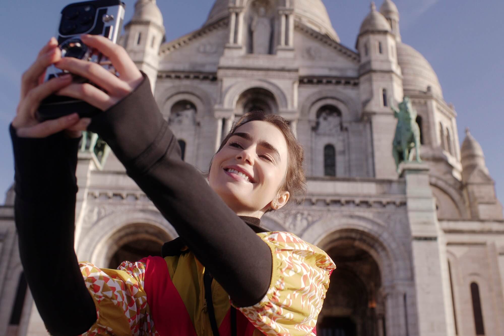 Emily in Paris. Lily Collins