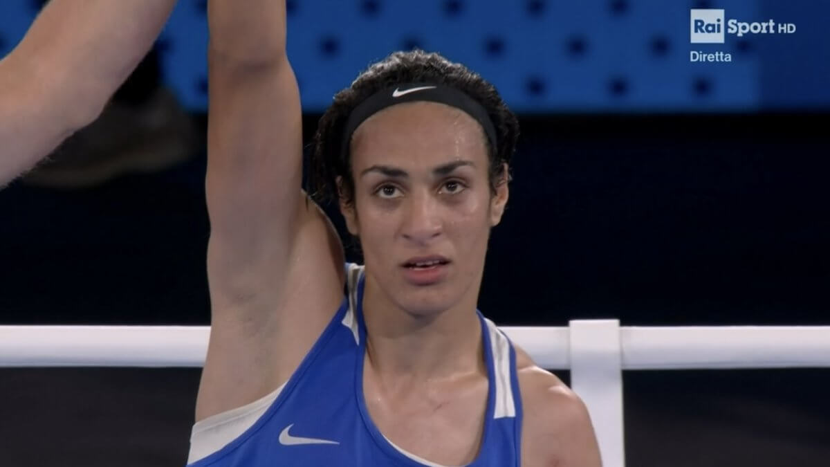 Imane Khelif é in finale alle Olimpiadi di Parigi, boxerà per l’oro dopo 10 giorni di infamie (VIDEO)