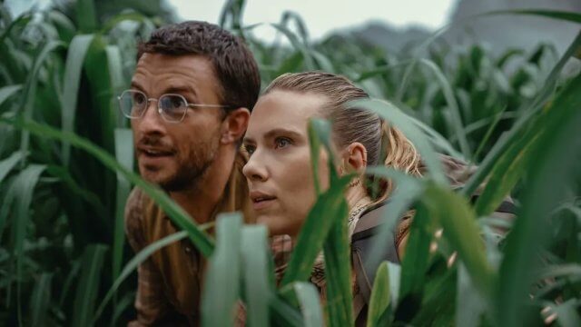 Jurassic World Rebirth, ecco Jonathan Bailey nella prima immagine ufficiale - Jurassic World Rebirth ecco Jonathan Bailey nella prima immagine ufficiale - Gay.it