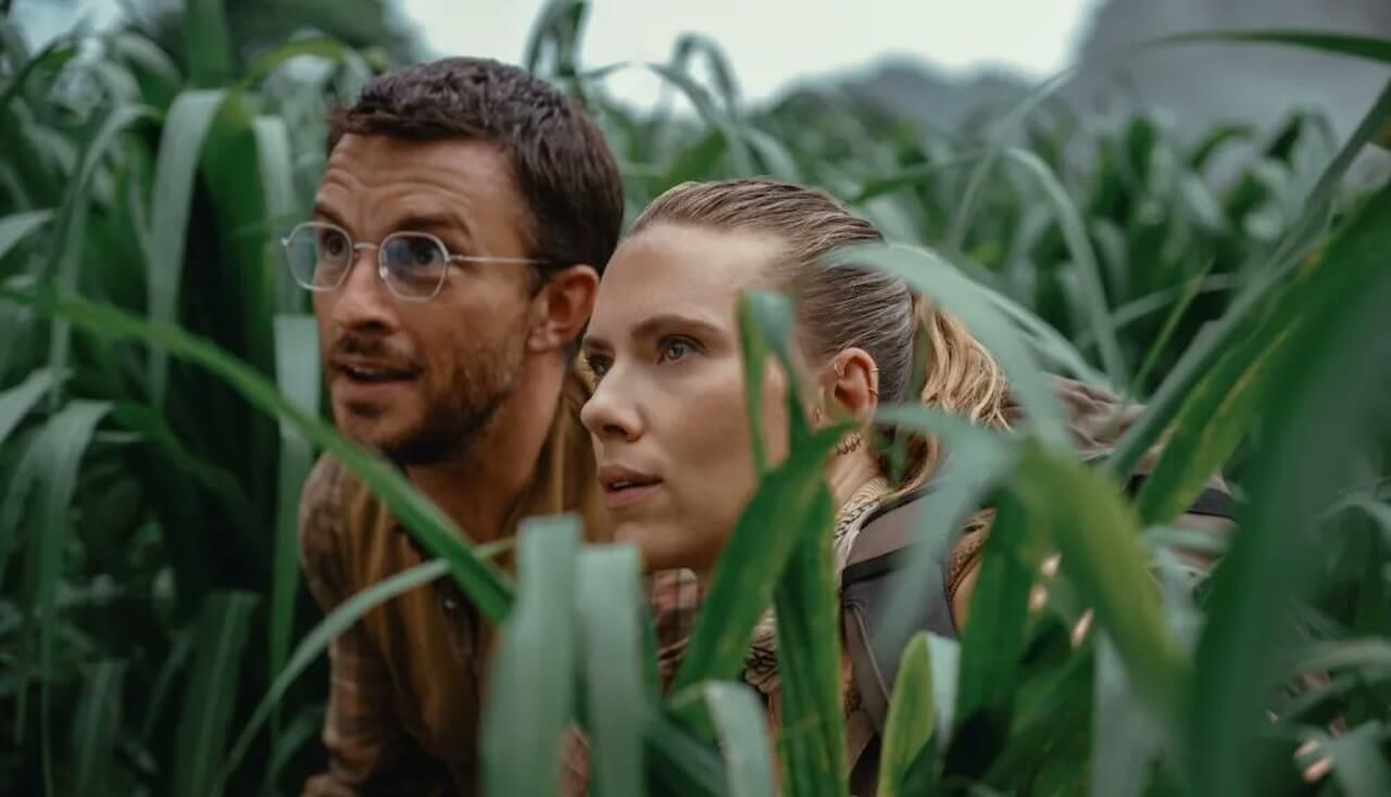 Fenomeno Jonathan Bailey, ha girato Wicked, Compagni di Viaggio e Bridgerton 3 in contemporanea - Jurassic World Rebirth ecco Jonathan Bailey nella prima immagine ufficiale - Gay.it