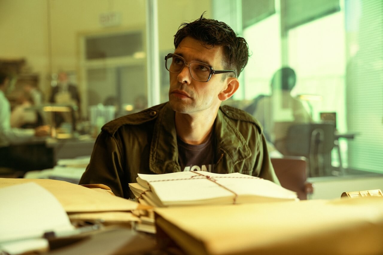 Limonov, arriva al cinema il film con Ben Whishaw nei panni del poeta bisessuale. Il trailer - Limonov Ben Whiswhaw STR1077 - Gay.it