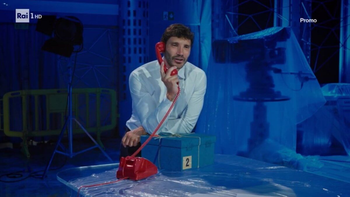 “Dicevano che ero gay”: Stefano De Martino ricorda il bullismo omofobo quando ha iniziato a fare danza