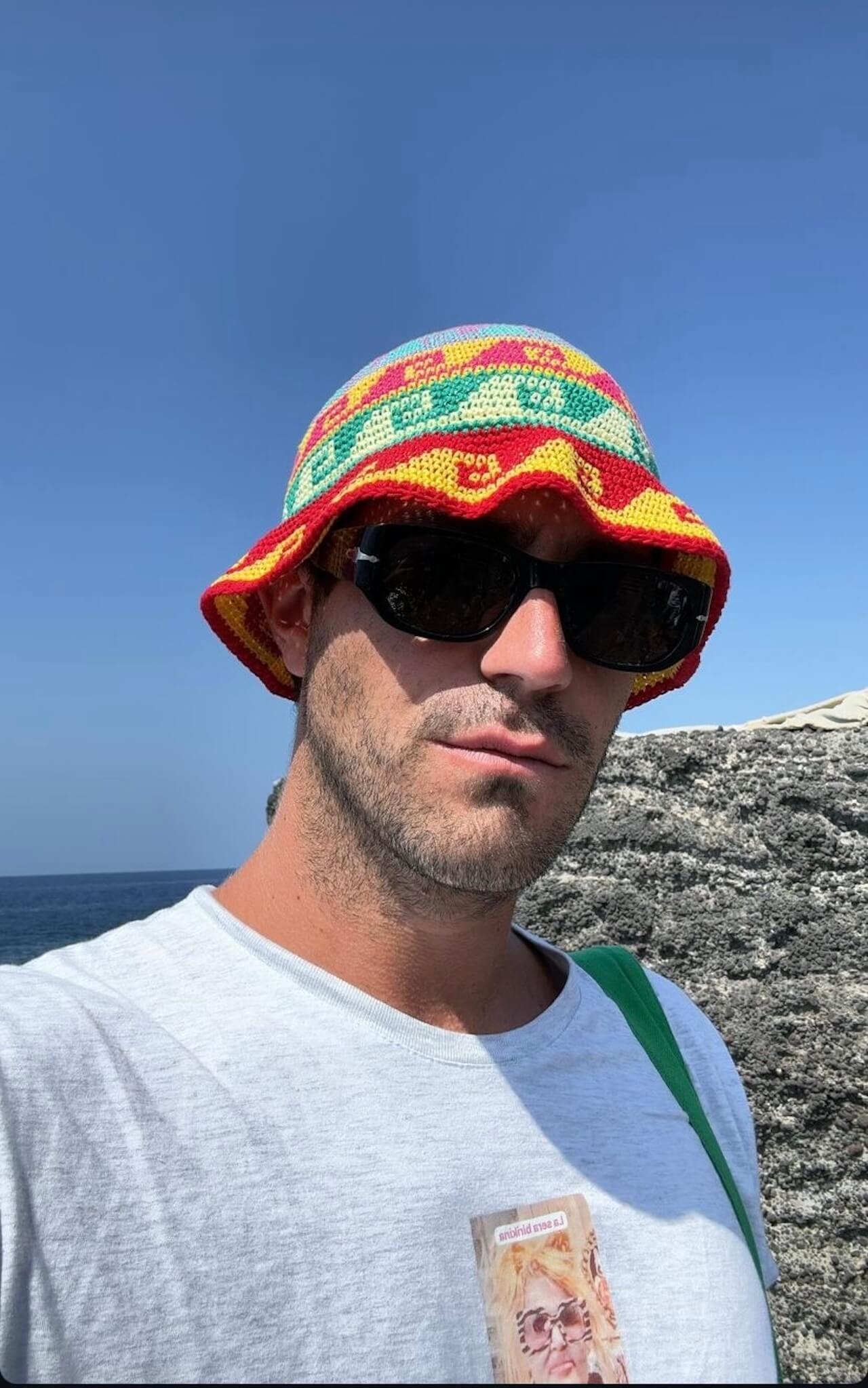Tommaso Zorzi commenta la storia tra Pierpaolo e Giulia Salemi: "Pensavo durassero una settimana!" (VIDEO) - Tommaso Zorzi e la calda estate 2024 a Stromboli le foto social 2 - Gay.it