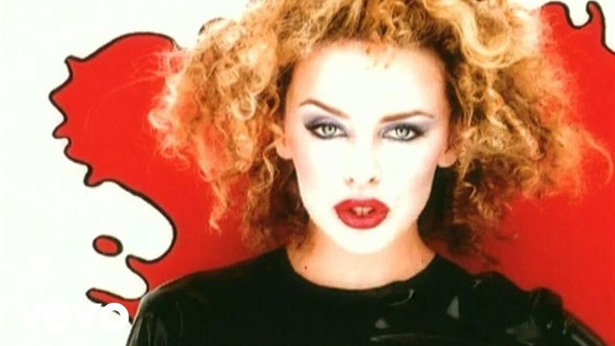 Kylie Minogue, “Confide in Me” compie 30 anni: quando la popstar si prese un bel rischio (e vinse)