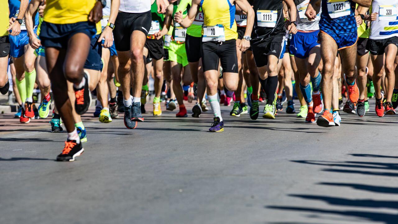 Genere non binario, la maratona di Philadelphia equipara i premi in denaro per lə corridorə non binariə
