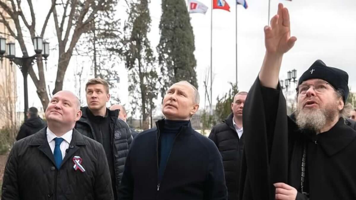 Nuovo attacco della Russia alle democrazie liberali: Putin accoglierà i “migranti ideologici” in fuga dall’agenda “neoliberista distruttiva”