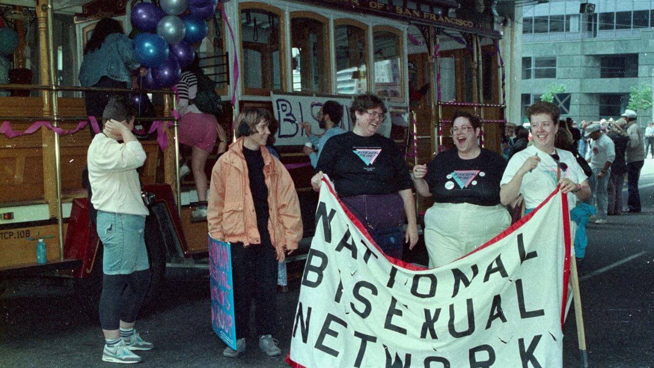 Bisessualità, Settembre è il mese della visibilità bisessuale: il cammino contro la bifobia tra passato, presente e futuro - settembre mese della visibilita bisessuale 2024 2 - Gay.it