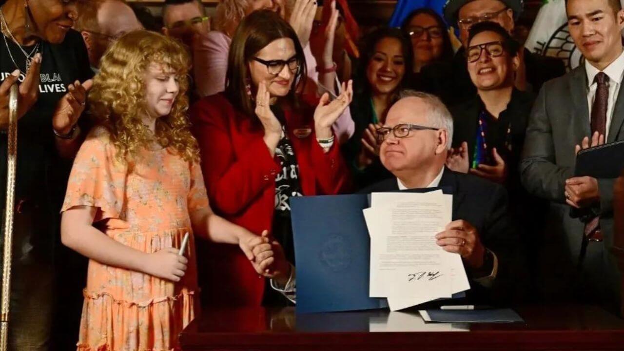 Kamala Harris sceglie Tim Walz come vicepresidente, chi é il governatore progressista e pro-LGBTQIA? - tim walz vice kamala harris elezioni usa - Gay.it