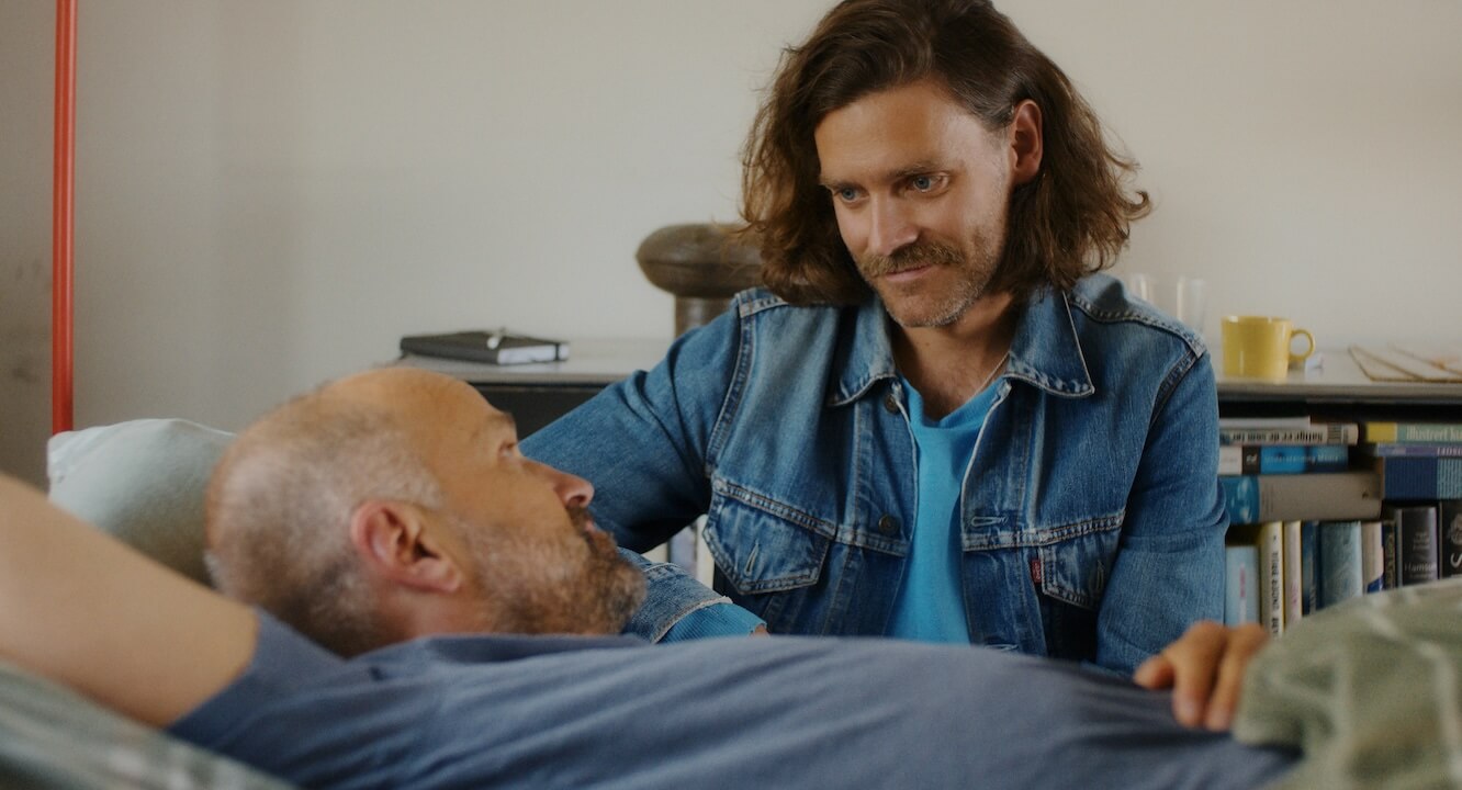 Love, a Venezia il film che non si conforma alle norme e alle convenzioni sociali che regolano le relazioni