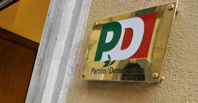 Quei senatori dem chiedono rispetto e serietà che non hanno - 140716 targa pd 1 - Gay.it