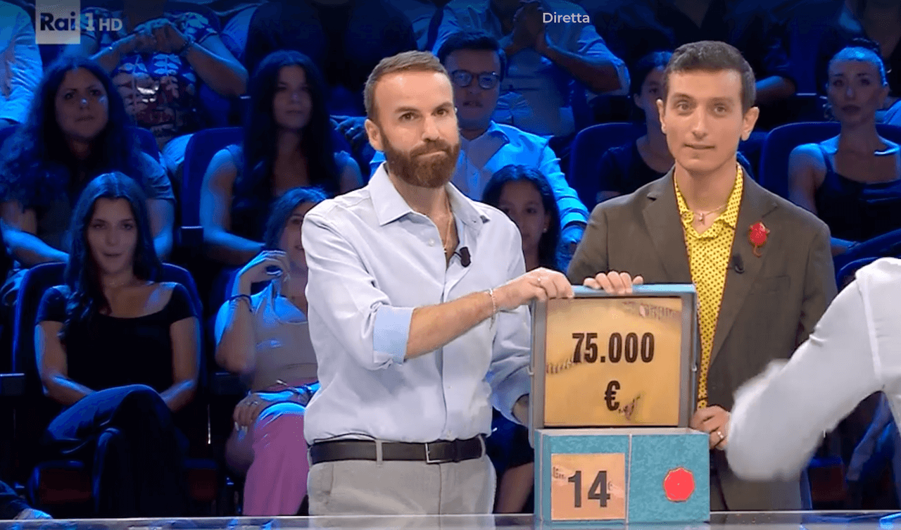 Affari Tuoi: Domingo e Fabio 2a coppia gay in gara di sempre, vincono 75.000 euro - Affari Tuoi - Gay.it
