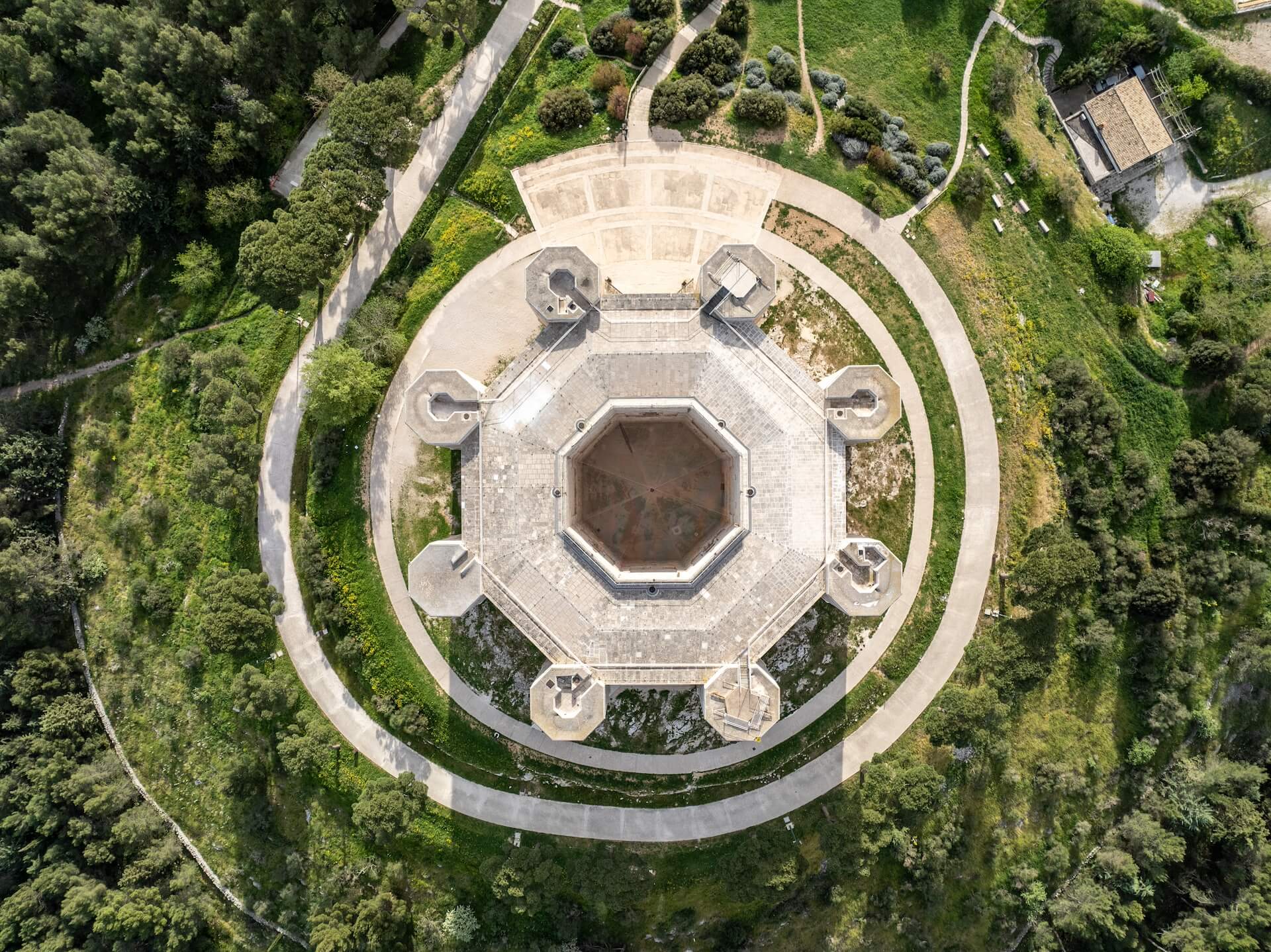 Puglia, echi di eternità: itinerari alla scoperta di una terra millenaria - Andria Castel Del Monte2 ph Marco Barretta 1 - Gay.it