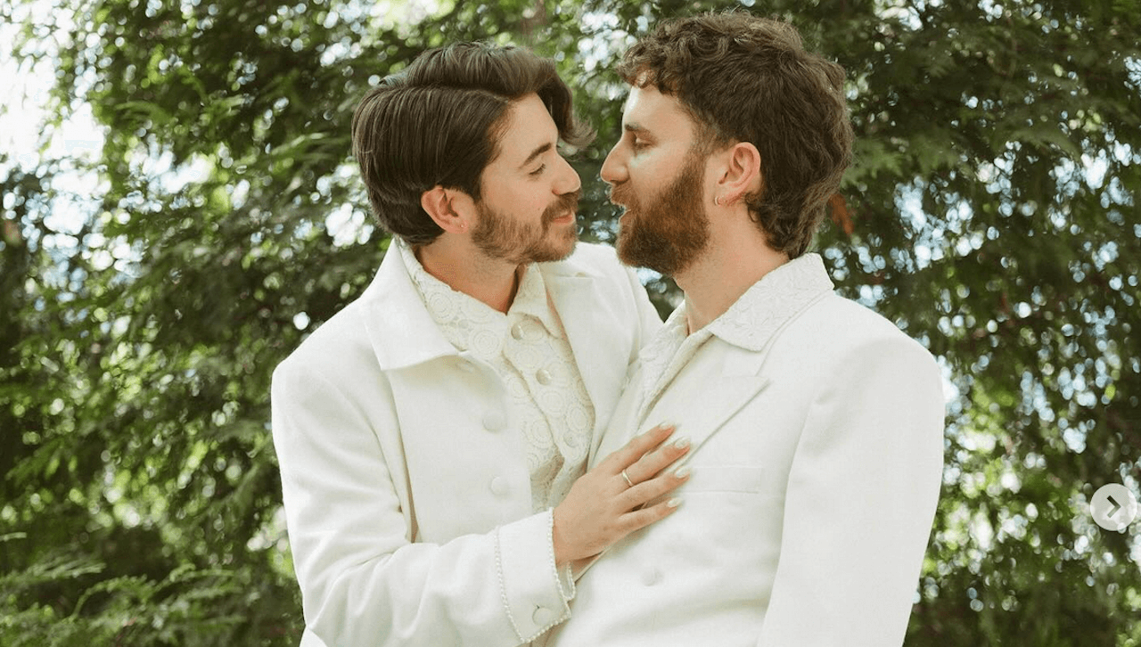 Tutte le coppie vip LGBTQIA+ che si sono fidanzate/sposate nel 2024 - Ben Platt ha sposato Noah Galvin - Gay.it