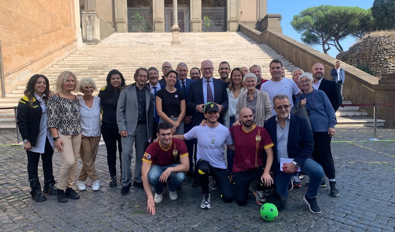 European Week of Sport 2024, il sindaco di Roma Gualtieri dà un calcio ai pregiudizi con il metodo Outsport per la Diversity and Inclusion - European Week of Sport 2024 il sindaco di Roma da un calcio ai pregiudizi con il metodo Outsport per la Diversity and Inclusion - Gay.it