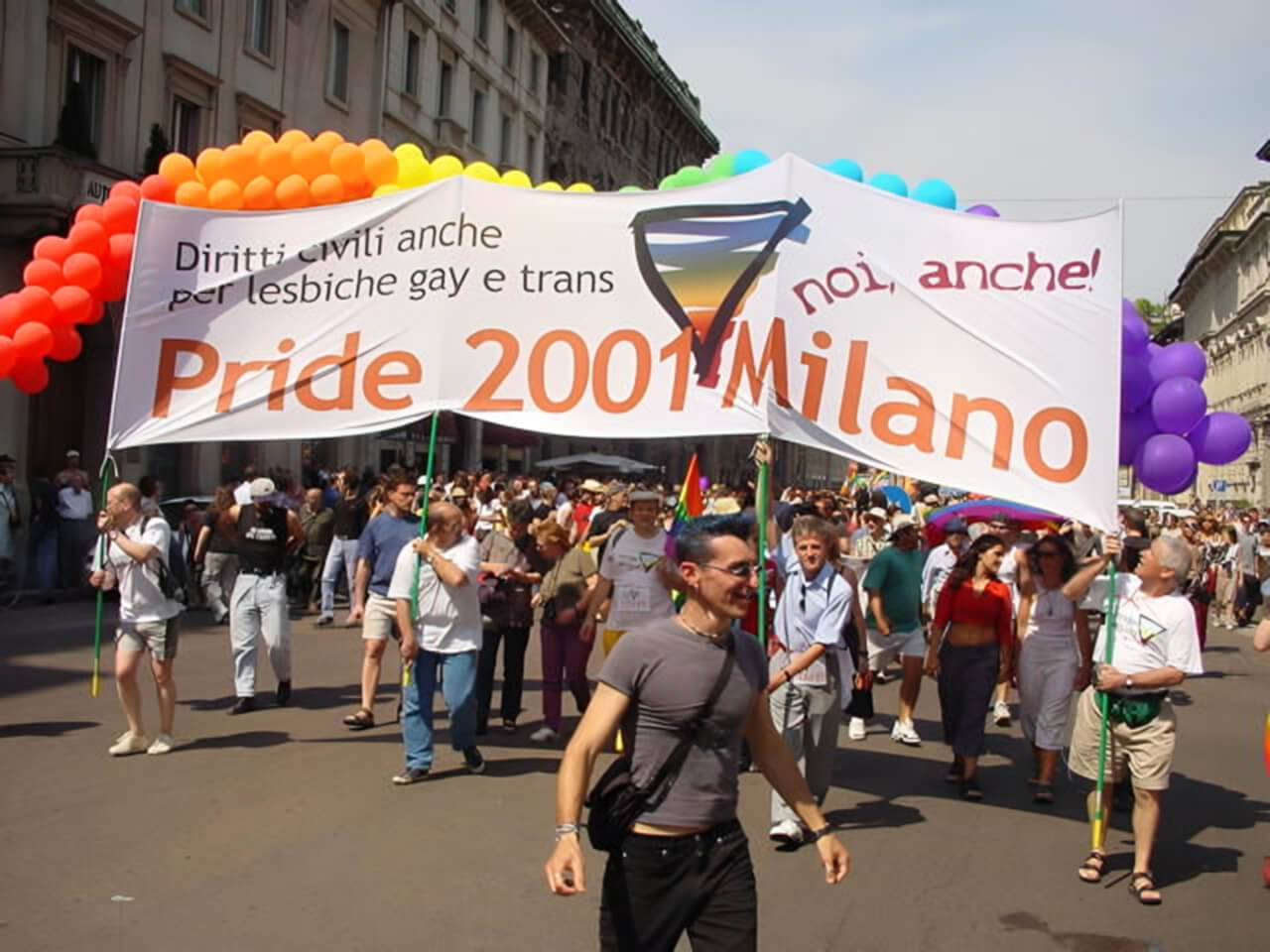 Il primo Gay Pride del 2001 , manifesti LGBTIQ+ CIG Milano