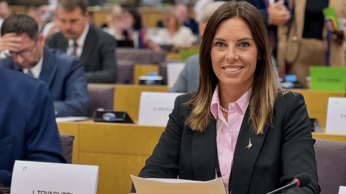 Lega contro UE: “11,5 milioni a corsi Erasmus come strumento di propagazione della dottrina gender”