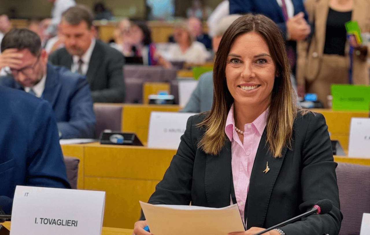Lega contro UE: “11,5 milioni a corsi Erasmus come strumento di propagazione della dottrina gender”