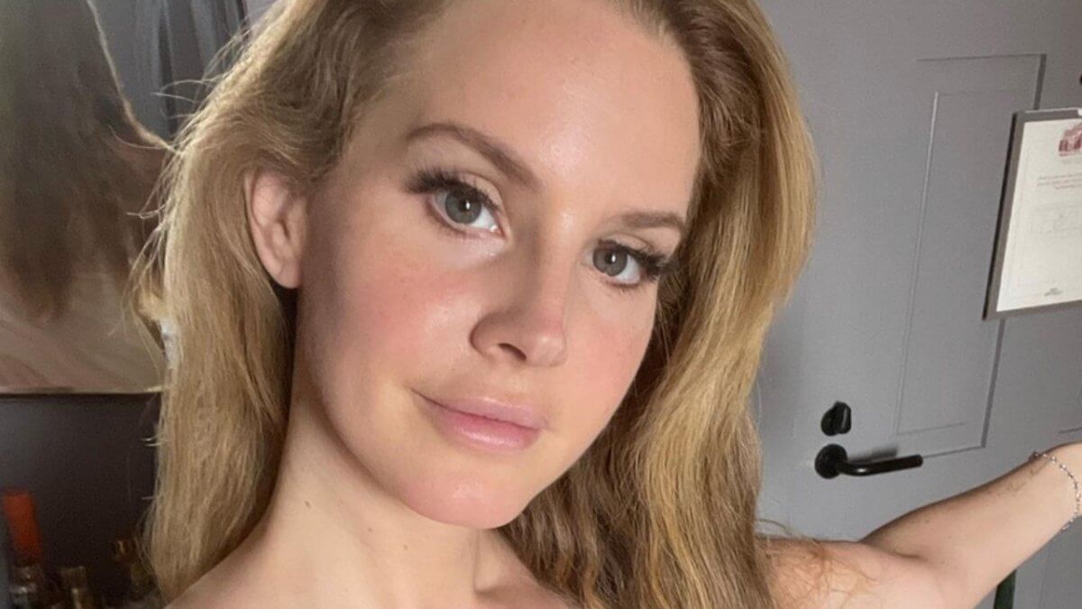 Lana Del Rey si è sposata a sorpresa: chi è il marito Jeremy Dufrene? – FOTO e VIDEO del matrimonio