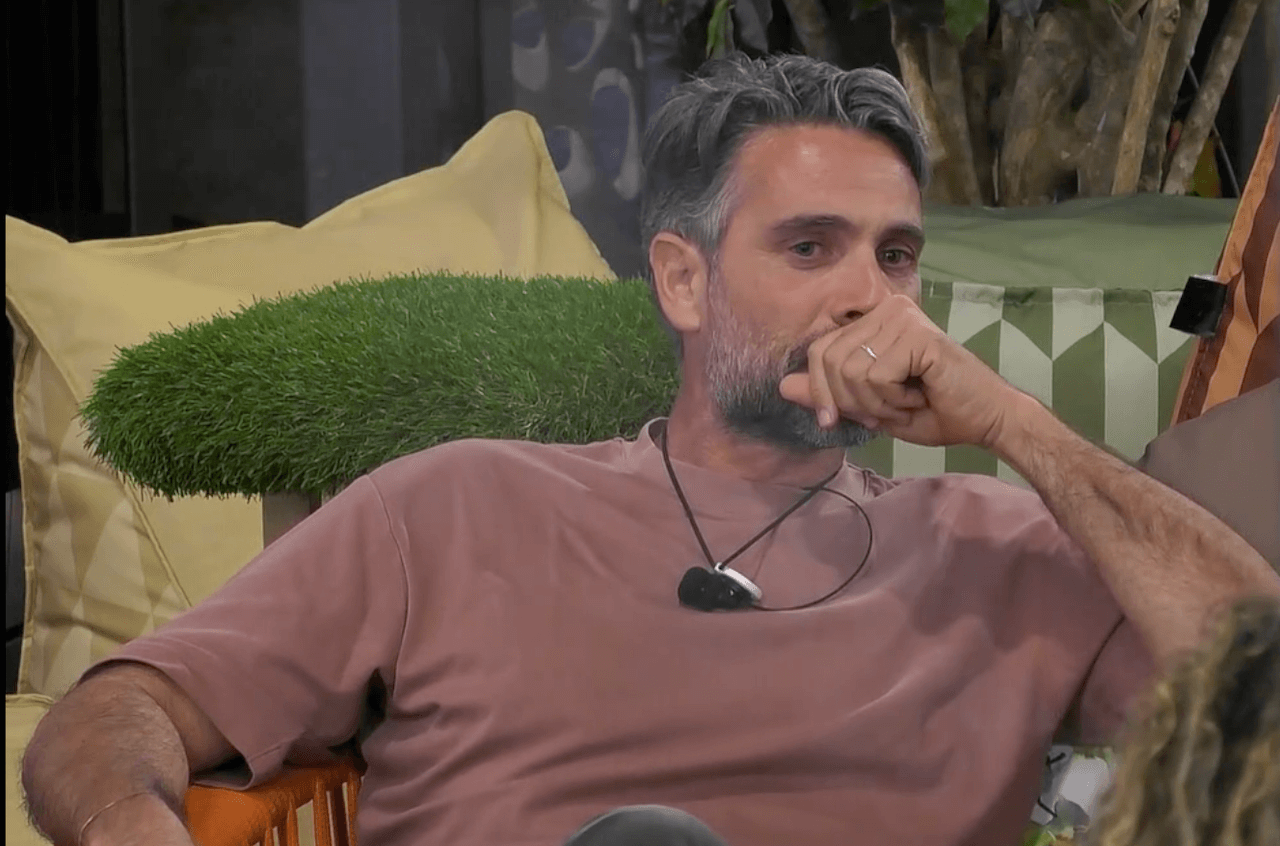 Grande Fratello, Luca Calvani si commuove parlando della scomparsa di sua mamma e di suo papà (VIDEO)