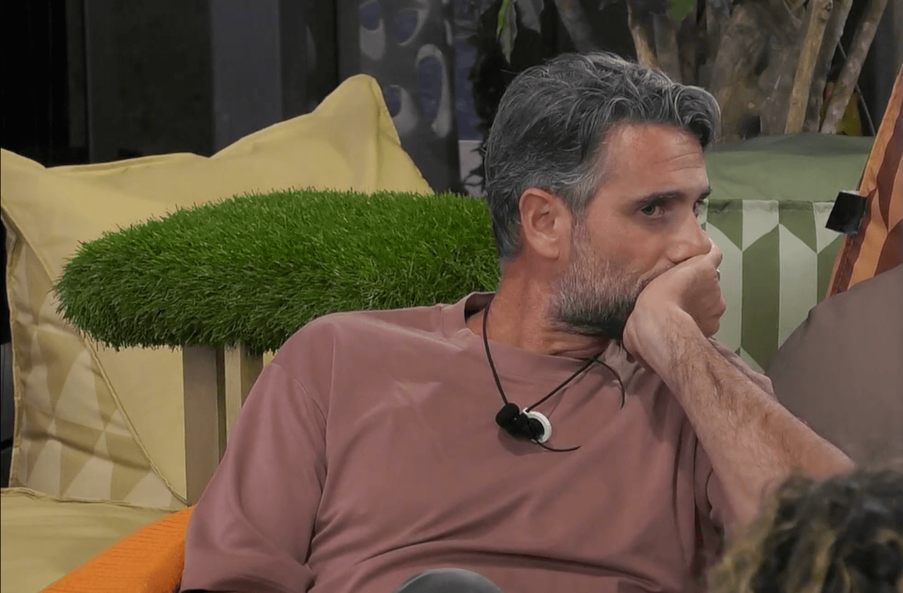 Grande Fratello, Luca Calvani si commuove parlando della scomparsa di sua mamma e di suo papà (VIDEO) - Luca Calvani - Gay.it